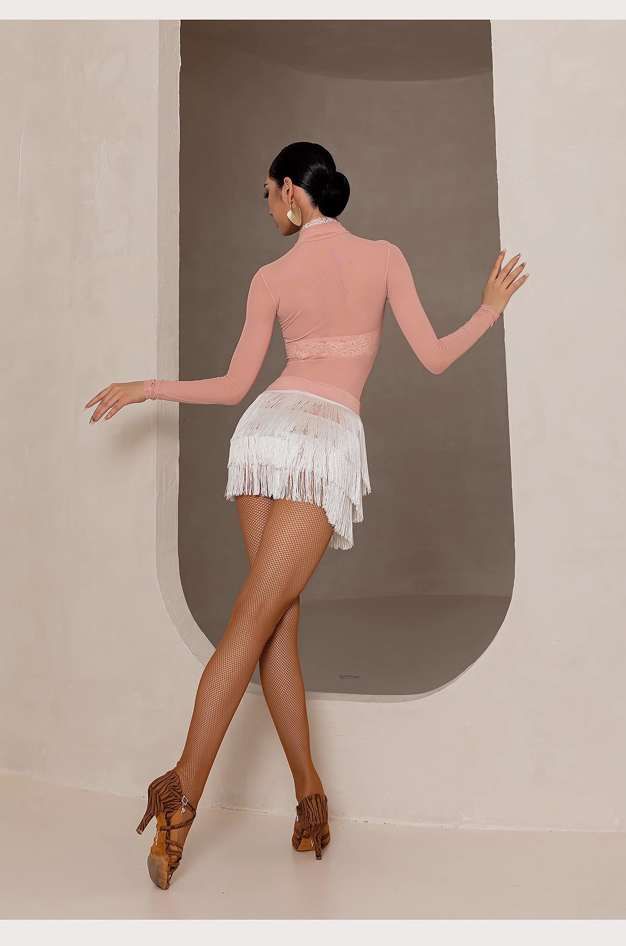 Exquisite stitching Latin dance skirt, durable women's dancewear for daily practice