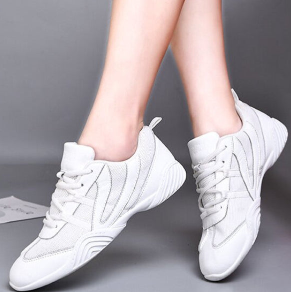 Lightweight white cheerleading shoes, only 237g