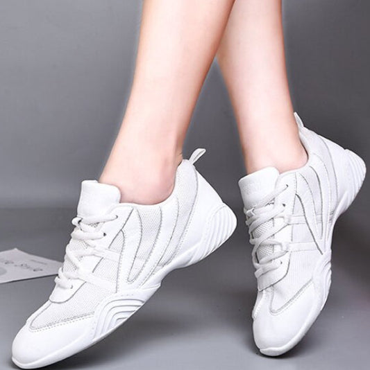Lightweight white cheerleading shoes, only 237g