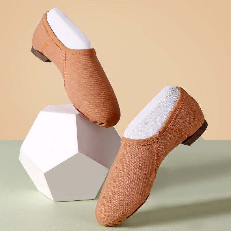Brown canvas dance shoes, non-slip rubber heel split sole for studio training