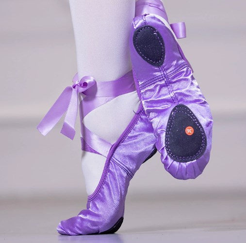 Non-slip breathable footwear for posture training and art exams