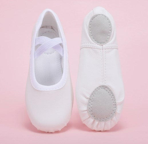 Lightweight dance shoes for flexible dance moves