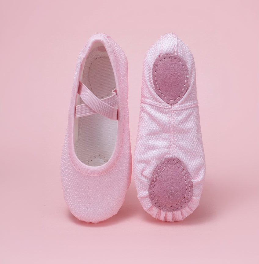 Soft sole children's ballet dance shoes for practice