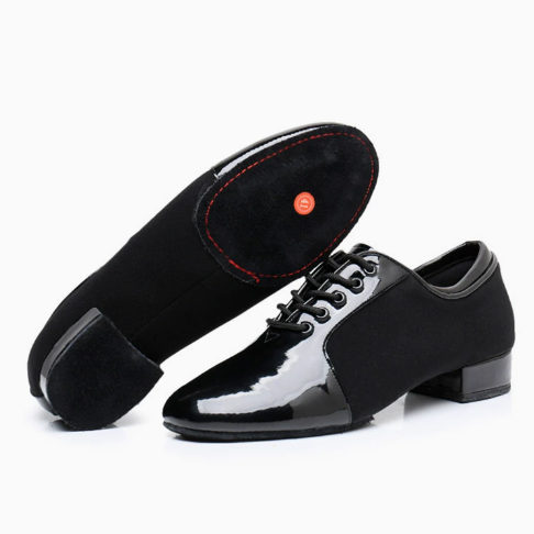 Premium cow split leather sole is wear resistance and anti-slip, soft and comfortable for long time wearing.