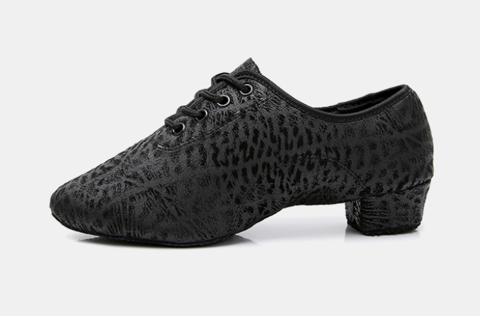 Breathable comfortable Latin dance shoes for long practice