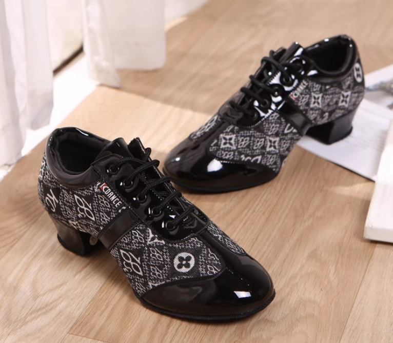 Adult men's Latin practice shoes with suede sole