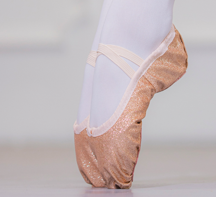 Glitter lace-up dancing shoes for ballet and belly dance