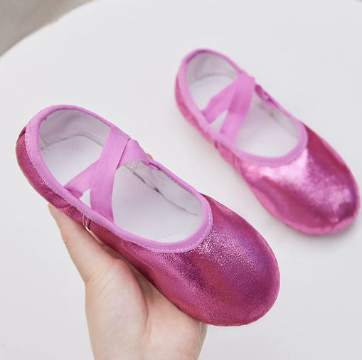 Flat flexible dance shoes for stage show and grade exam