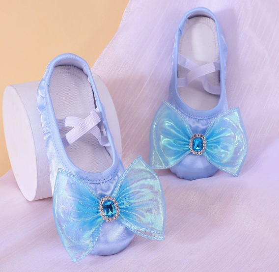 Girls lightweight flexible flat ballet shoes