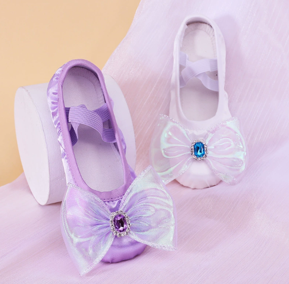 Shock absorbing soft sole dance sneakers for kids stage show