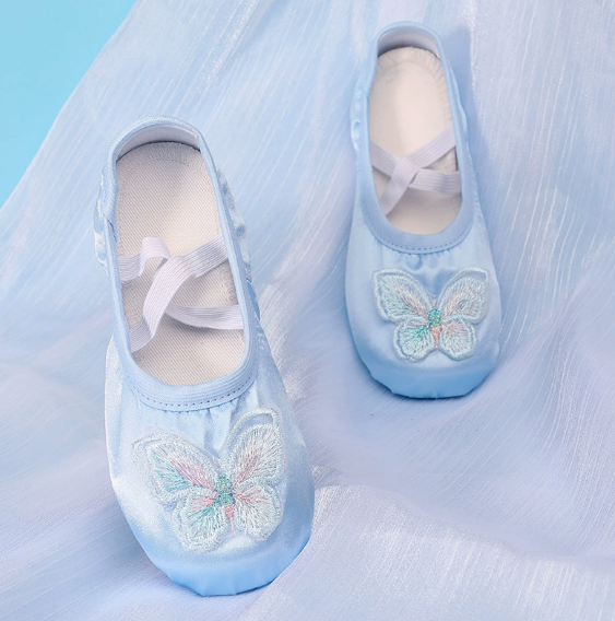 Children dance footwear with non-slip soft sole