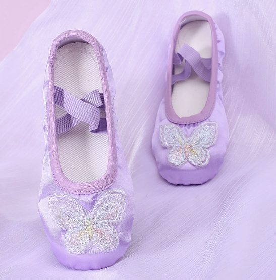 Highly flexible soft sole ballet shoes